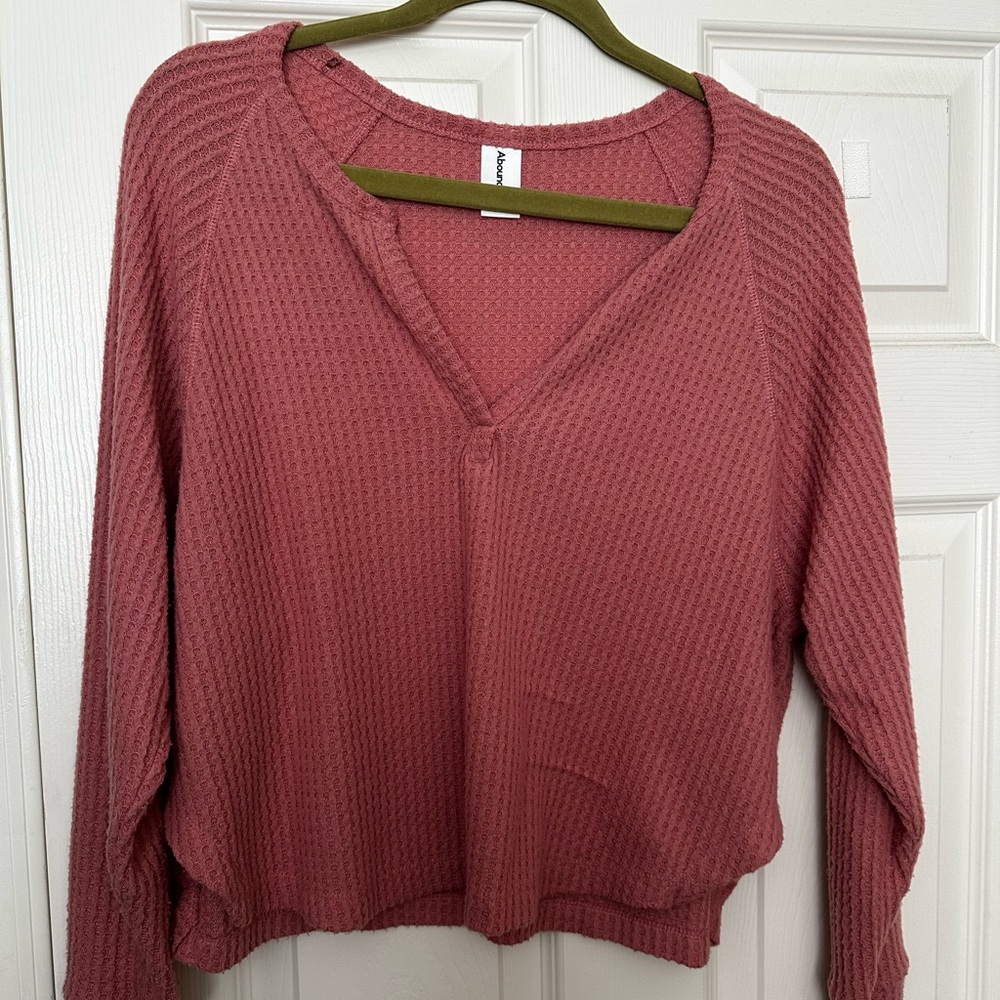 Abound pink sweater. Size Medium.